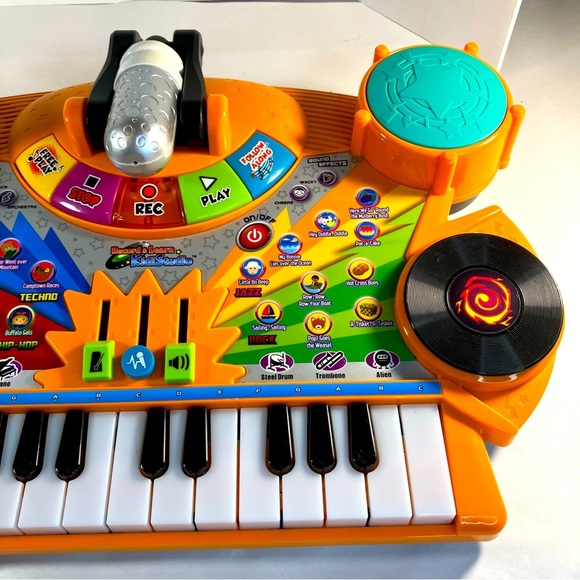 Record & Learn KidiStudio Vtech. Interactive Music Learning Toy piano keyboard - Picture 7 of 11